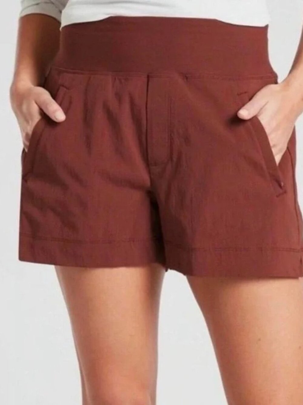 Athleta Clay Trekkie North Mid Rise 3.5" Short size 4